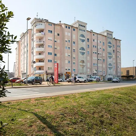 Aston Apartment